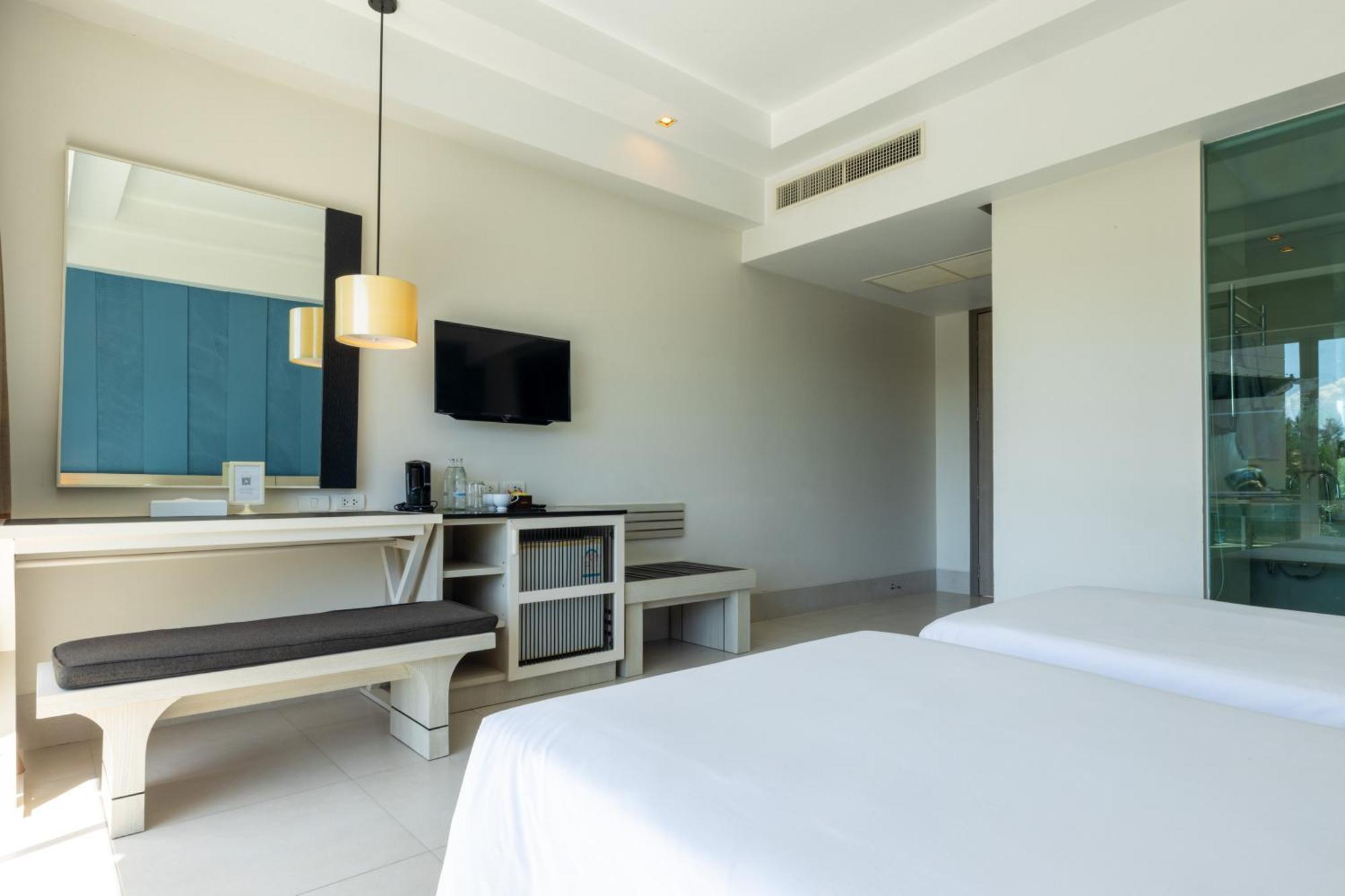 Hotel The Small Krabi 4*